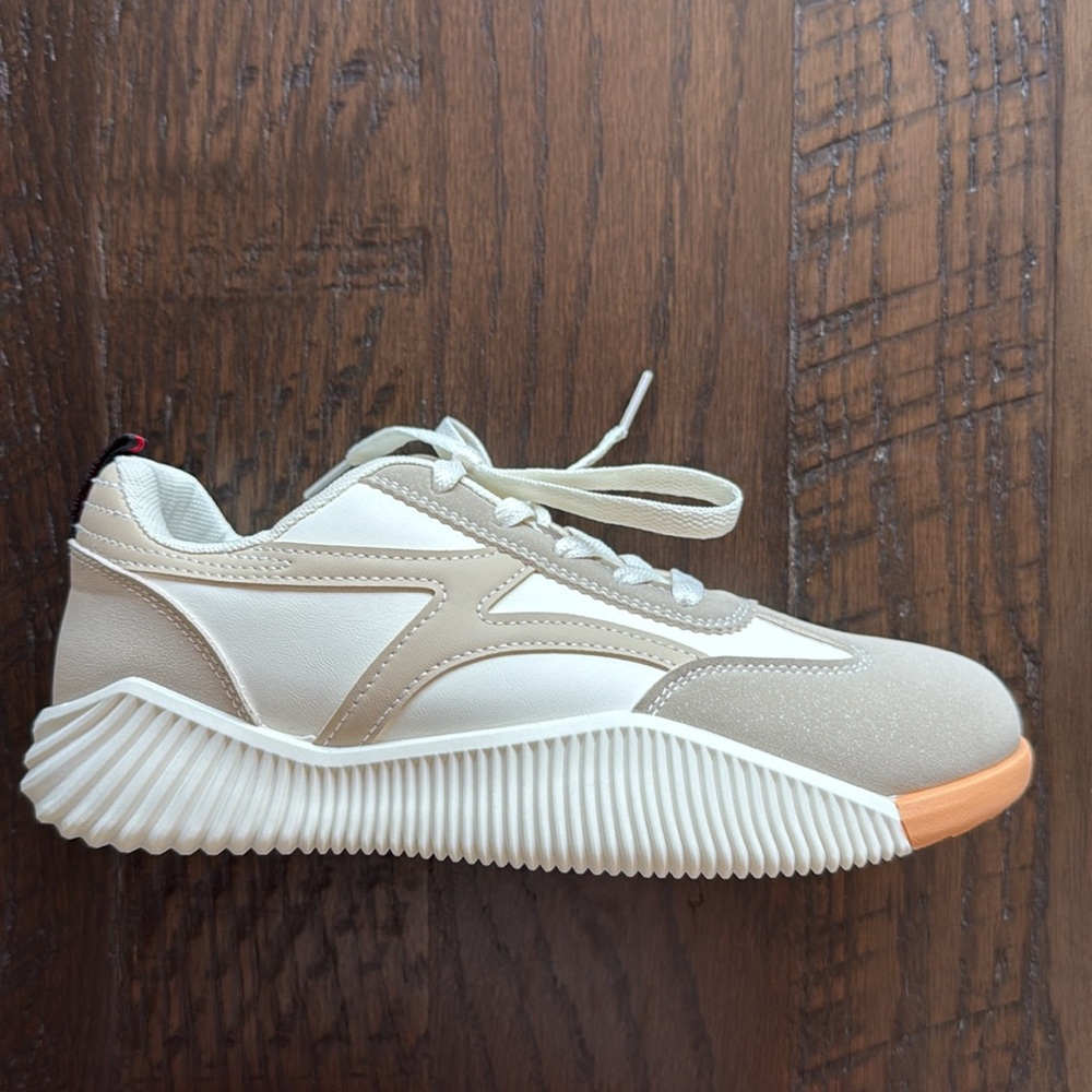 Brand new never worn De Florence athletic shoes - Picture 2 of 4